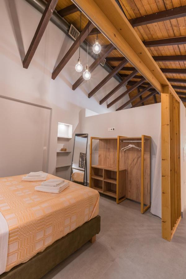 Casa Leone, Cosy Apartment Overlooking The Square Spílion 外观 照片